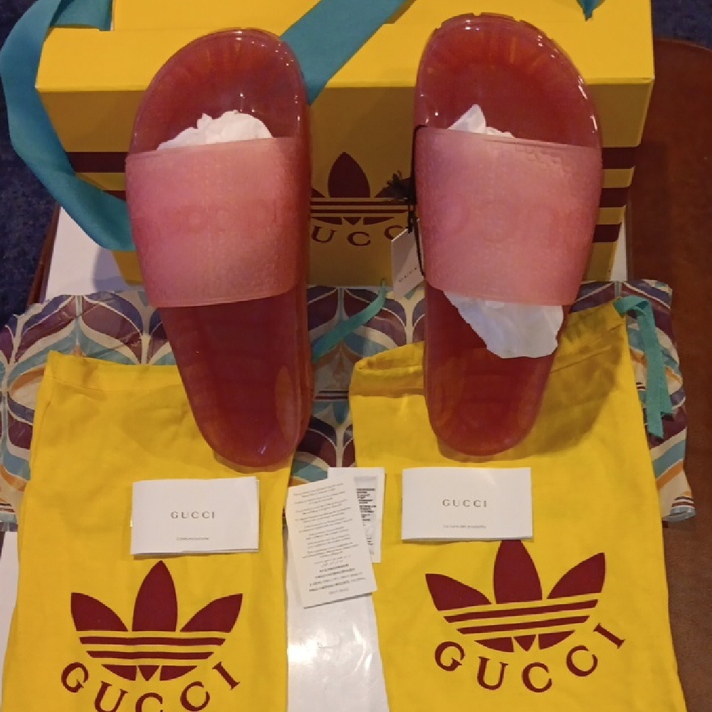 Gucci x Adidas Jelly Slides Colab!